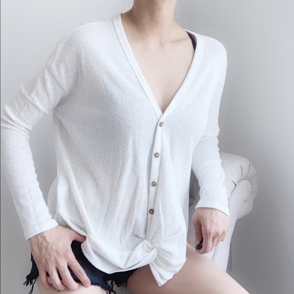 EVERYDAY Waffle Knit V Neck top - Picture 5 of 7
